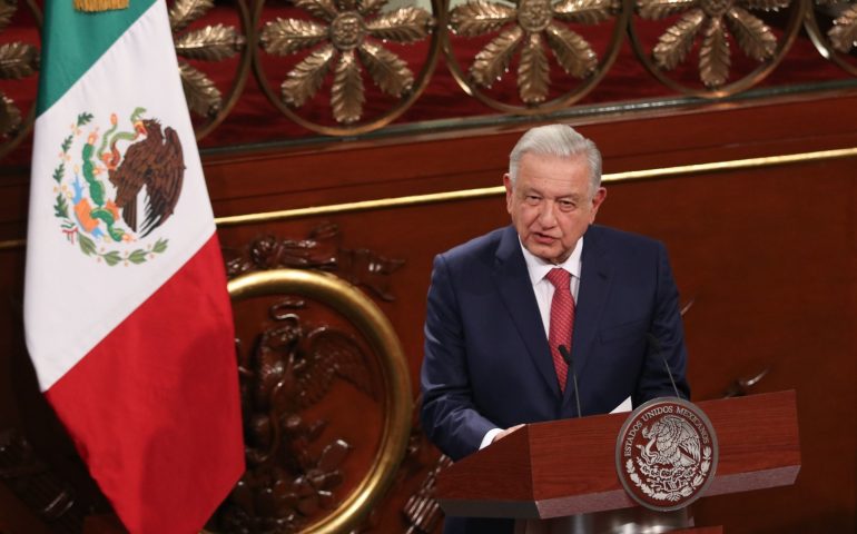 AMLO propone la extinción de 7 organismos autónomos