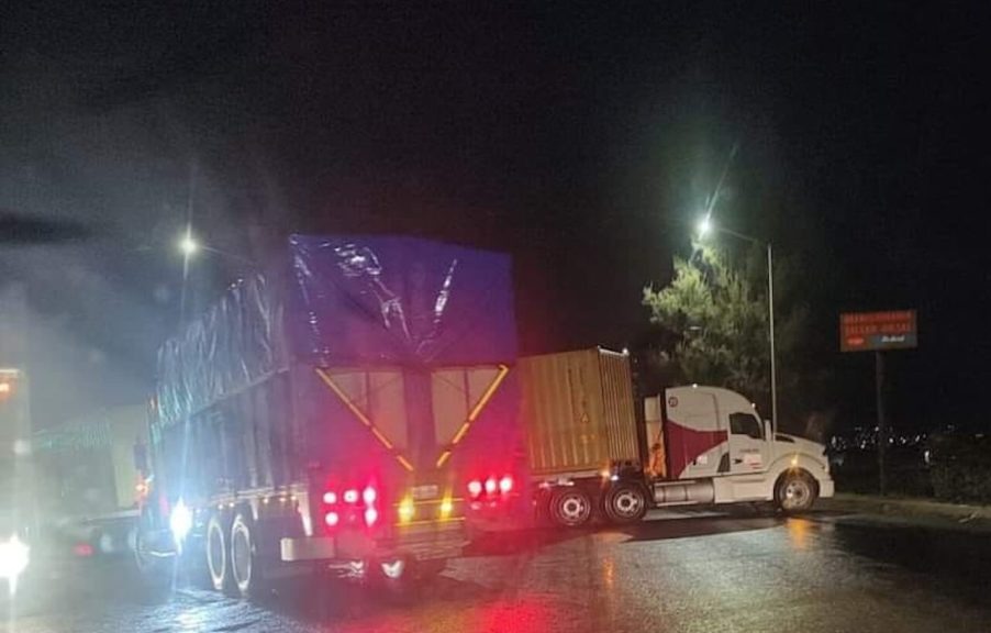 Se registran enfrentamientos y bloqueos al sur de Guadalajara relacionados con la detencion de un integrante
