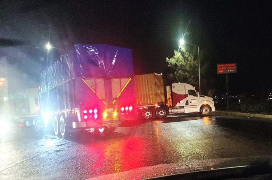 Presunta detención de un líder del cartel de las cuatro letras derivo en enfrentamientos y bloqueos en Ciudad Guzmán