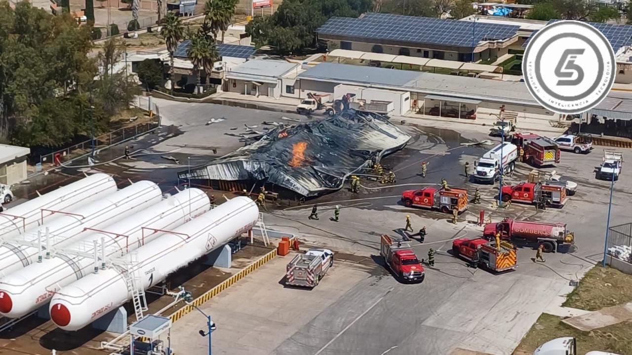 CUERPOS DE EMERGENCIA TRABAJAN EN COMBATIR SINIESTRO EN PLANTA DE GAS EN SAN FRANCISCO DE LOS ROMO