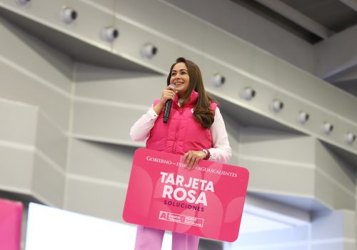 ENTREGA TERE JIMÉNEZ 2,600 TARJETAS ROSAS A MUJERES QUE TRABAJAN EN EL DESARROLLO DE SU COMUNIDAD