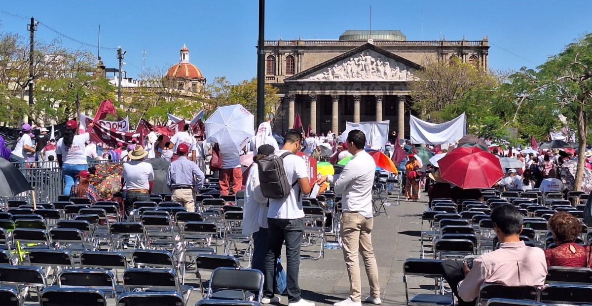 Abandonan mitin de Sheinbaum en pleno discurso tras que los hiciera esperar tres horas bajo el sol