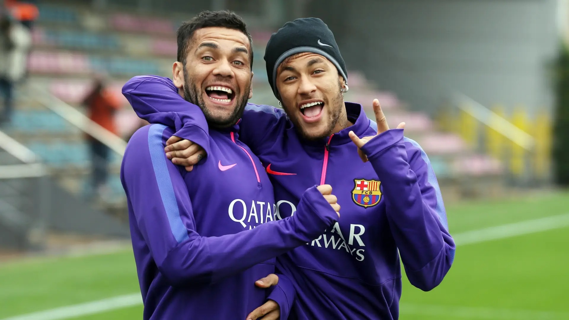 Papá de Neymar pagará la fianza de Dani Alves