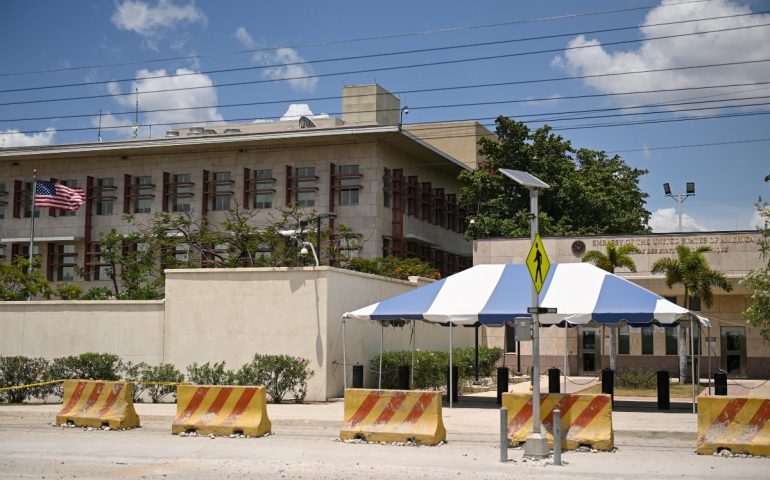 EEUU envia soldados hacia Haití para proteger su embajada