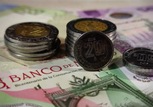Economía mexicana se eleva con alza en febrero