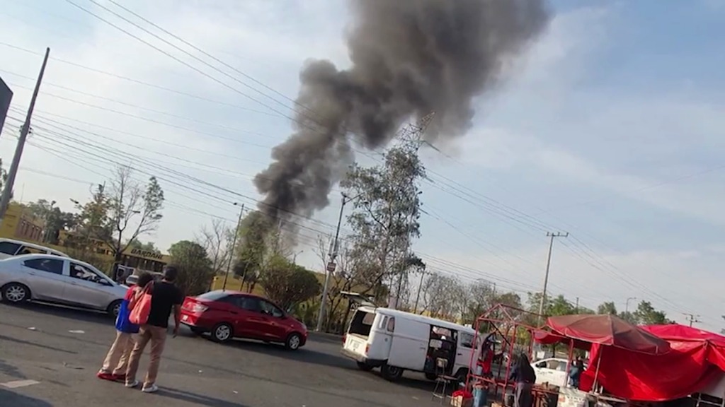 Pareja extranjera y piloto, los involucrados en el accidente del helicóptero en Coyoacán