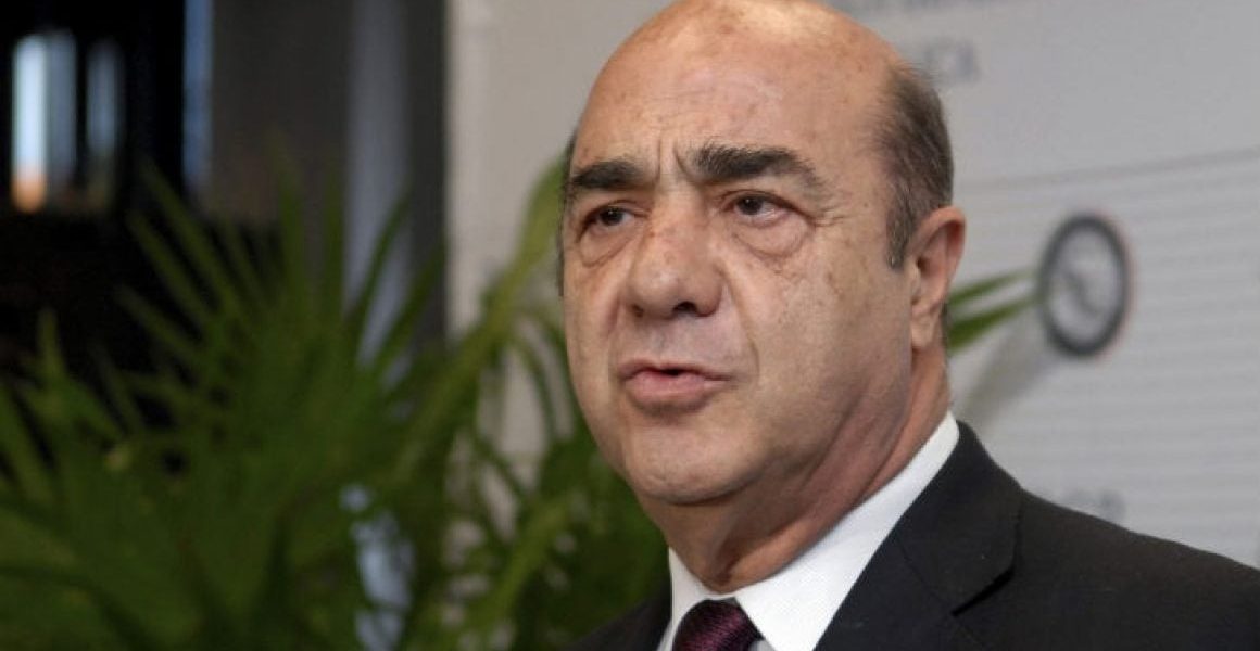 En arresto domiciliario y sin usar brazalete, sale Murillo Karam de la cárcel