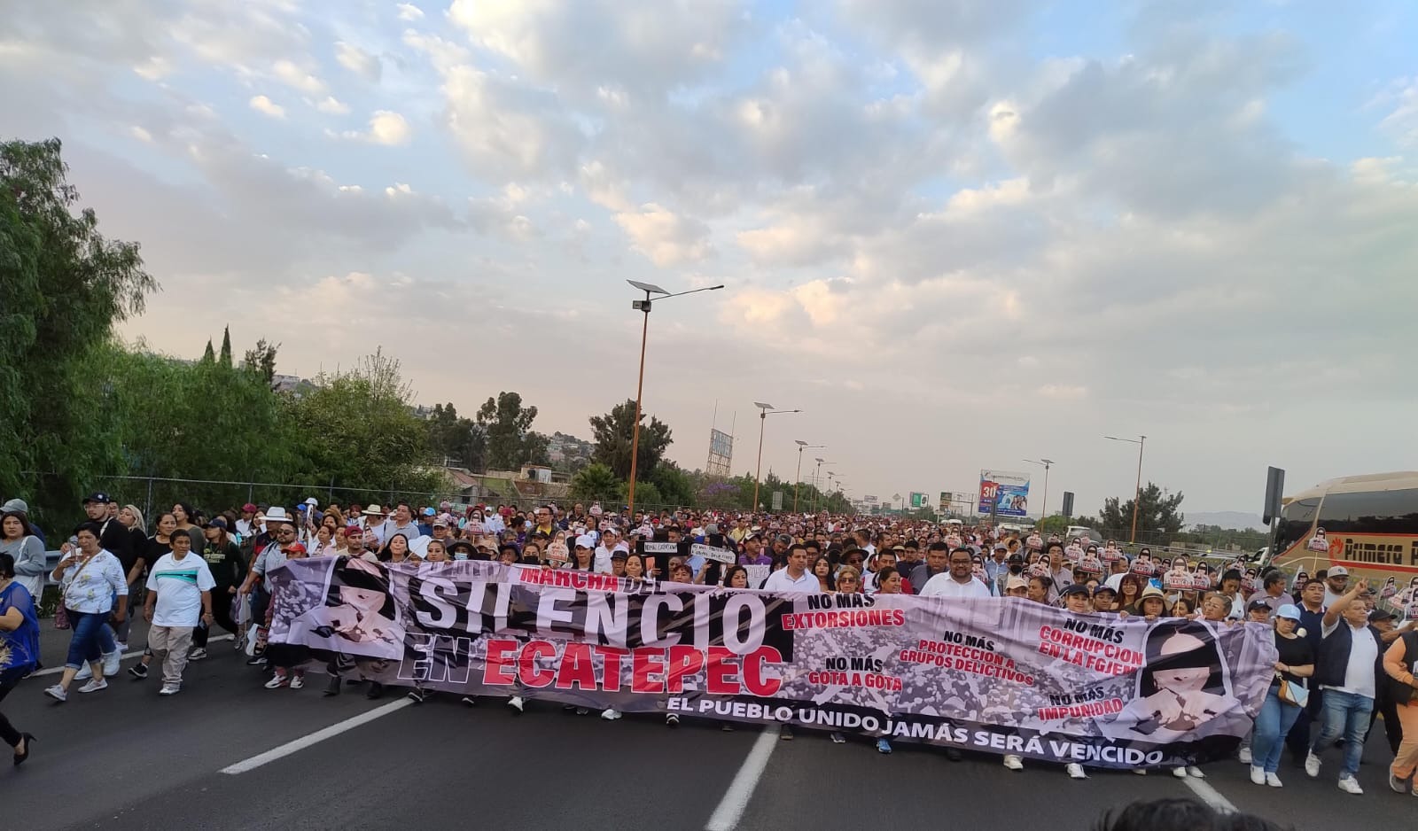 Con marcha, exigen a la fiscalia que investigue y encarcele a los grupos generadores de violencia