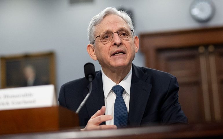 Carteles del narcotráfico en México tienen mas dinero que algunos países: Merrick Garland