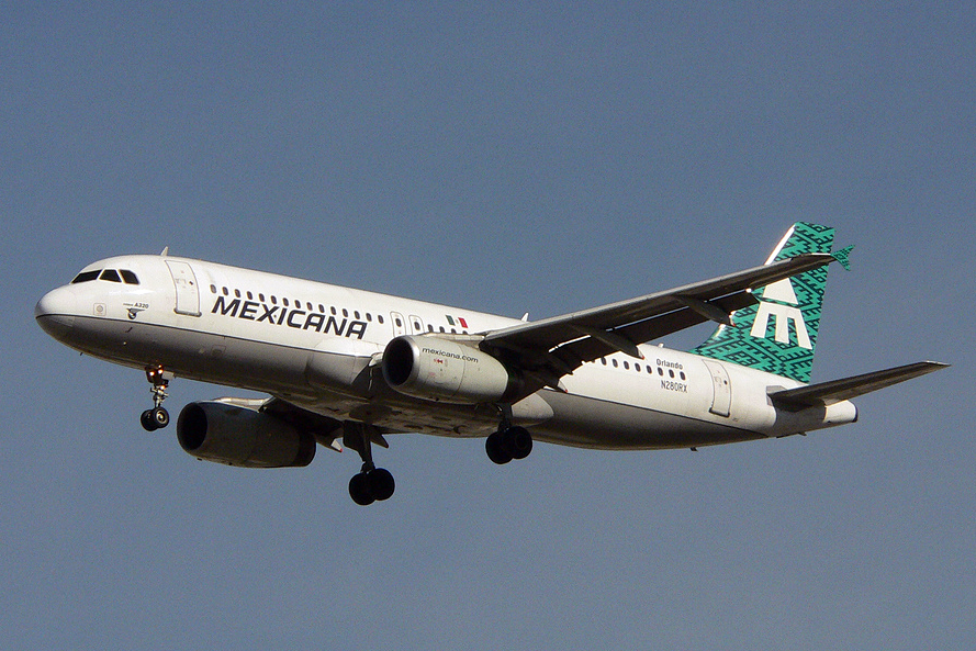 Ejercito presiona y obliga a empresarios a rentar aviones de Mexicana