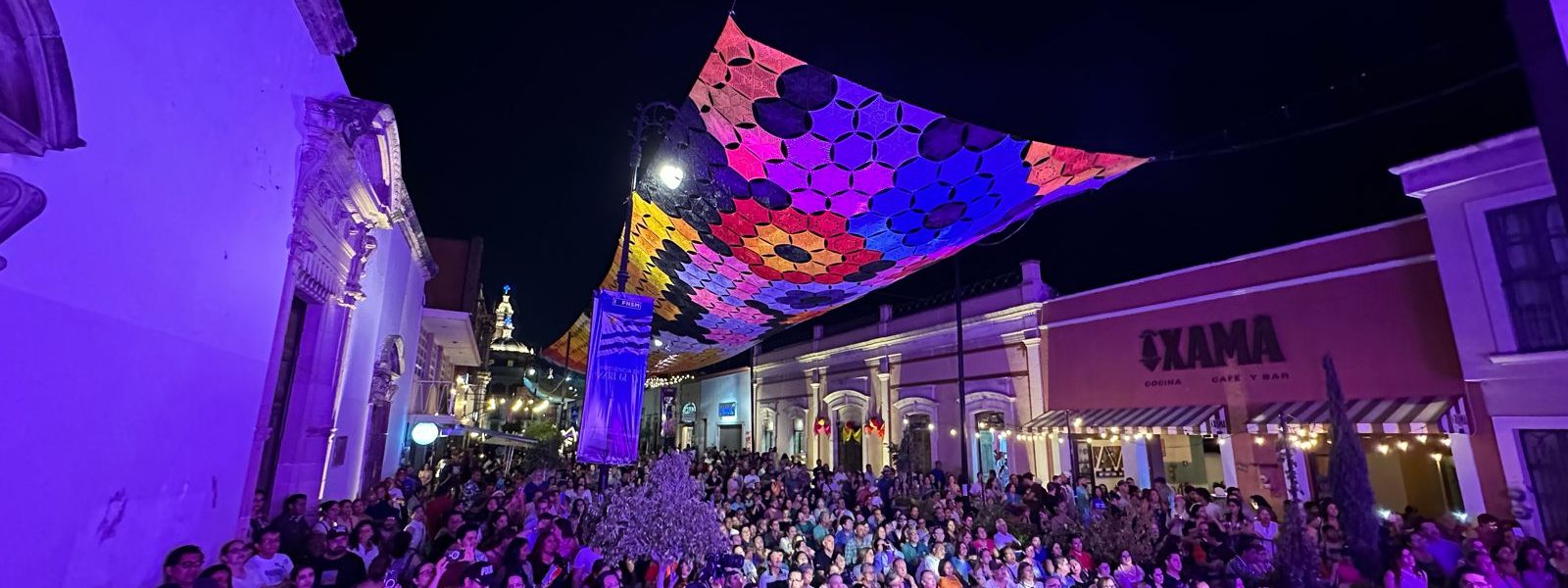 ¡OH DIOSAS!, PUSIERON A CANTAR A TODO PULMÓN AL PÚBLICO DEL CORREDOR CULTURAL CARRANZA