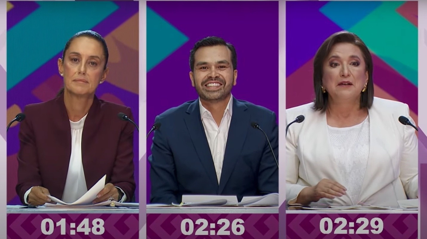 Un debate, dos mujeres y un hombre de pilón
