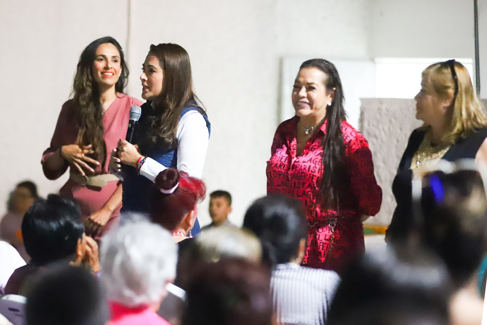RECONOCE TERE JIMÉNEZ A MUJERES QUE APOYAN A SU COMUNIDAD