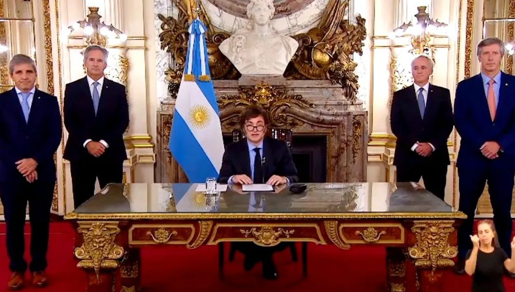 Milei presume que Argentina registra superávit fiscal equivalente al 0,2% del PIB
