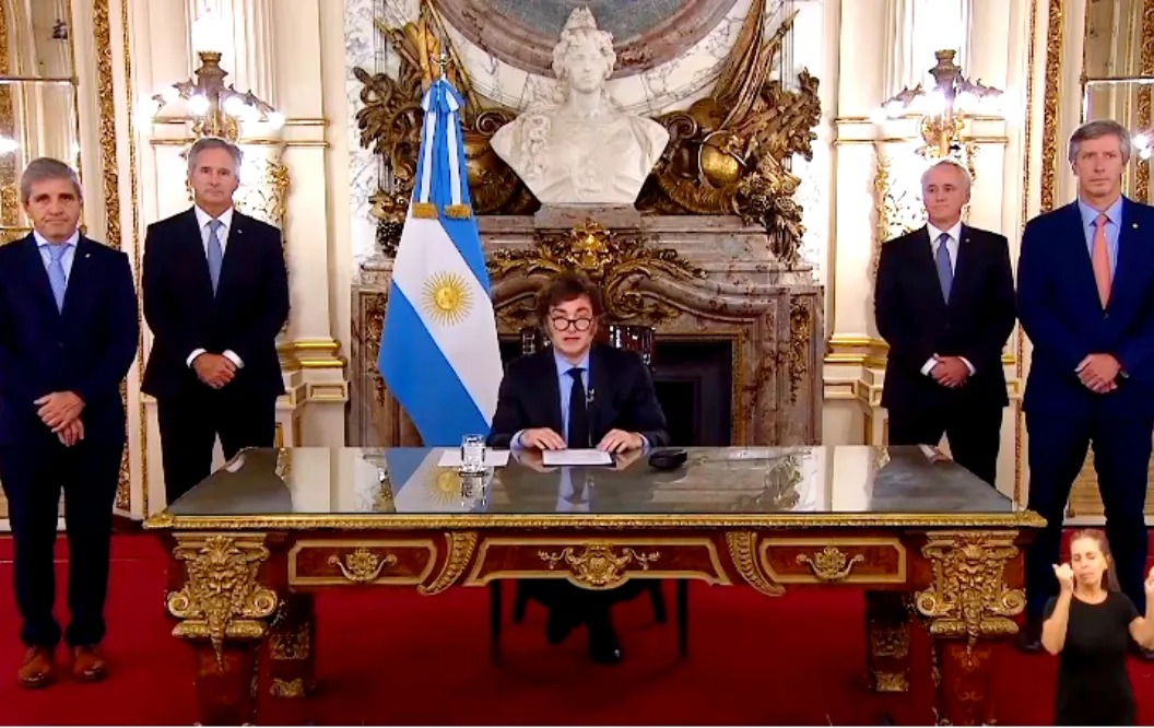 Milei presume que Argentina registra superávit fiscal equivalente al 0,2% del PIB