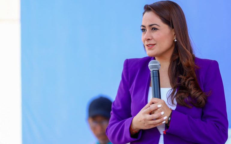 RECONOCE TERE JIMÉNEZ A TRABAJADORES DE LA CONSTRUCCIÓN EN EL DÍA DE LA SANTA CRUZ