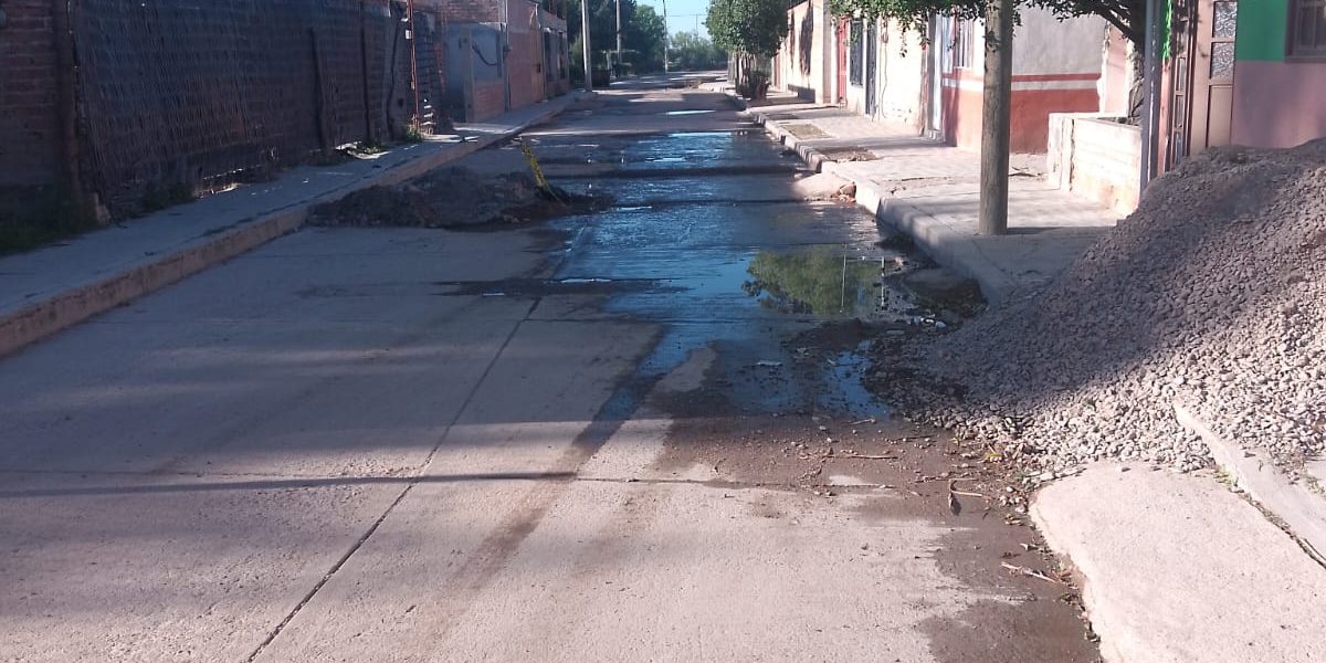 ¡COCA COLA EN VEZ DE AGUA! RINCON DE ROMOS ATRAPADO EN AGUAS NEGRAS»