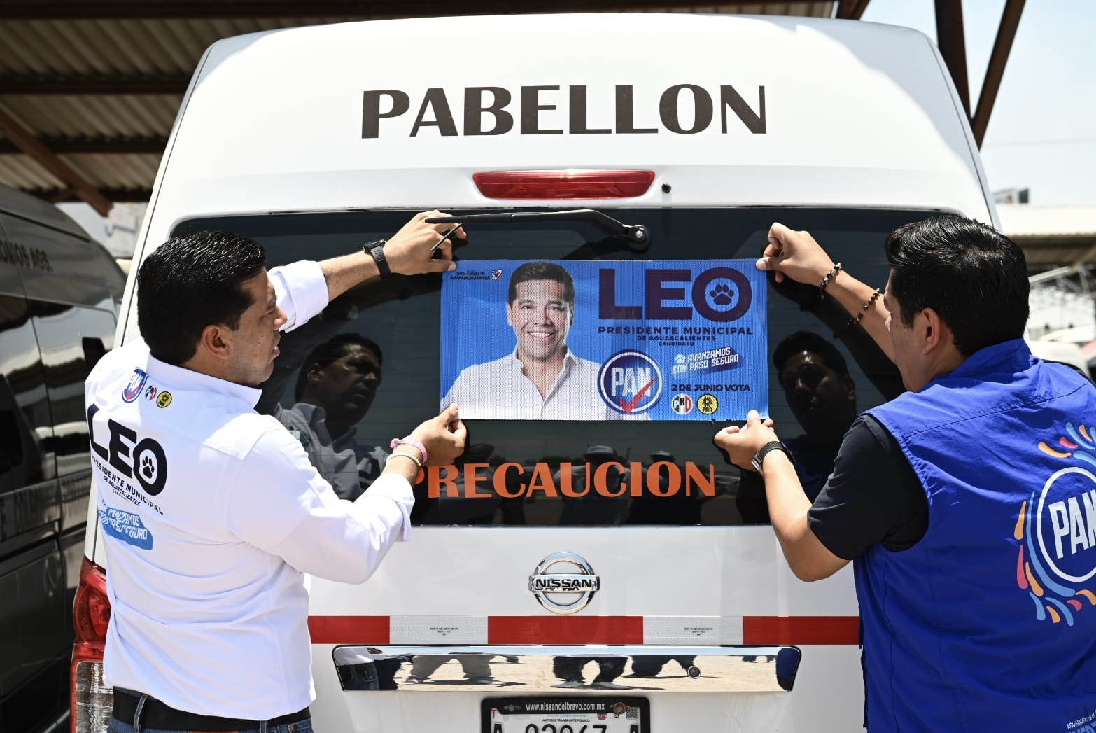 VISITA LEO MONTAÑEZ LA CENTRAL DE COMBIS DONDE TRABAJO HACE AÑOS PARA PAGAR SUS ESTUDIOS