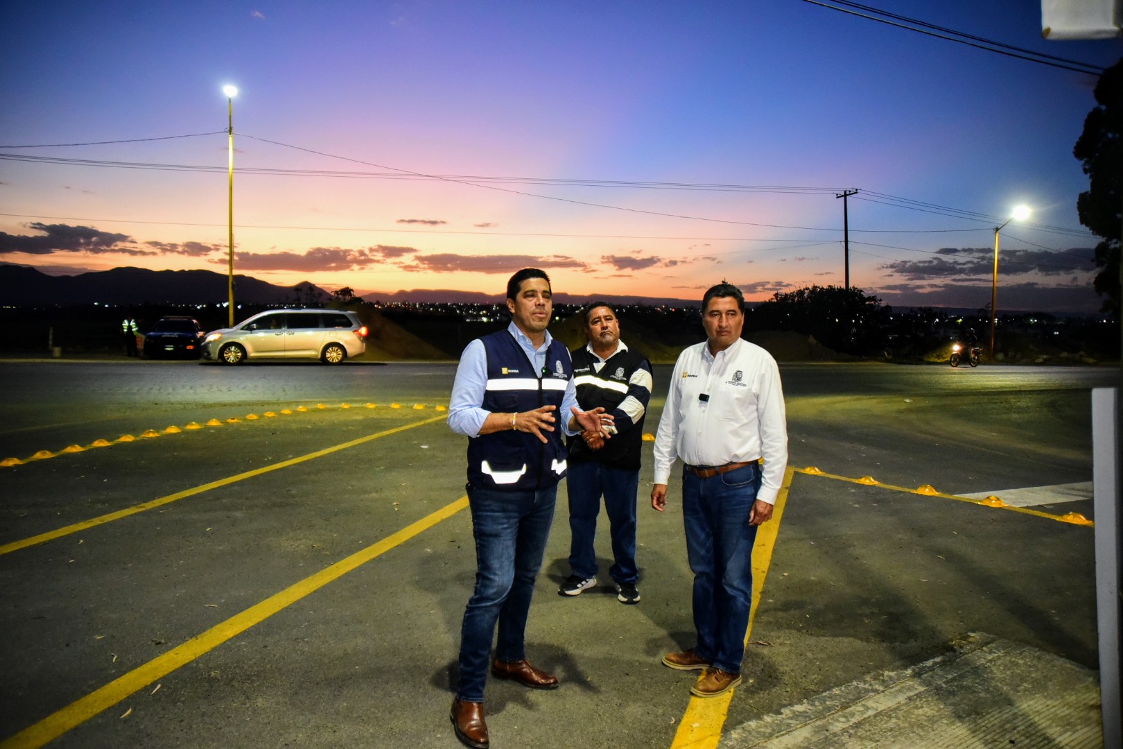 CONSOLIDA LEO MONTAÑEZ OBRAS PARA LA SEGURIDAD VIAL EN EL CRUCE DE AV. AGOSTADERITO CON AV. HACIENDA SANTA MÓNICA