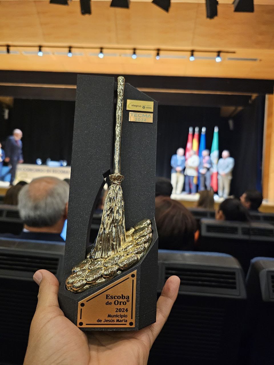 OBTIENE JESÚS MARÍA EL PRESTIGIOSO PREMIO ESCOBA DE ORO POR SU EFICAZ SISTEMA DE GESTIÓN DE RESIDUOS Y EDUCACIÓN AMBIENTAL