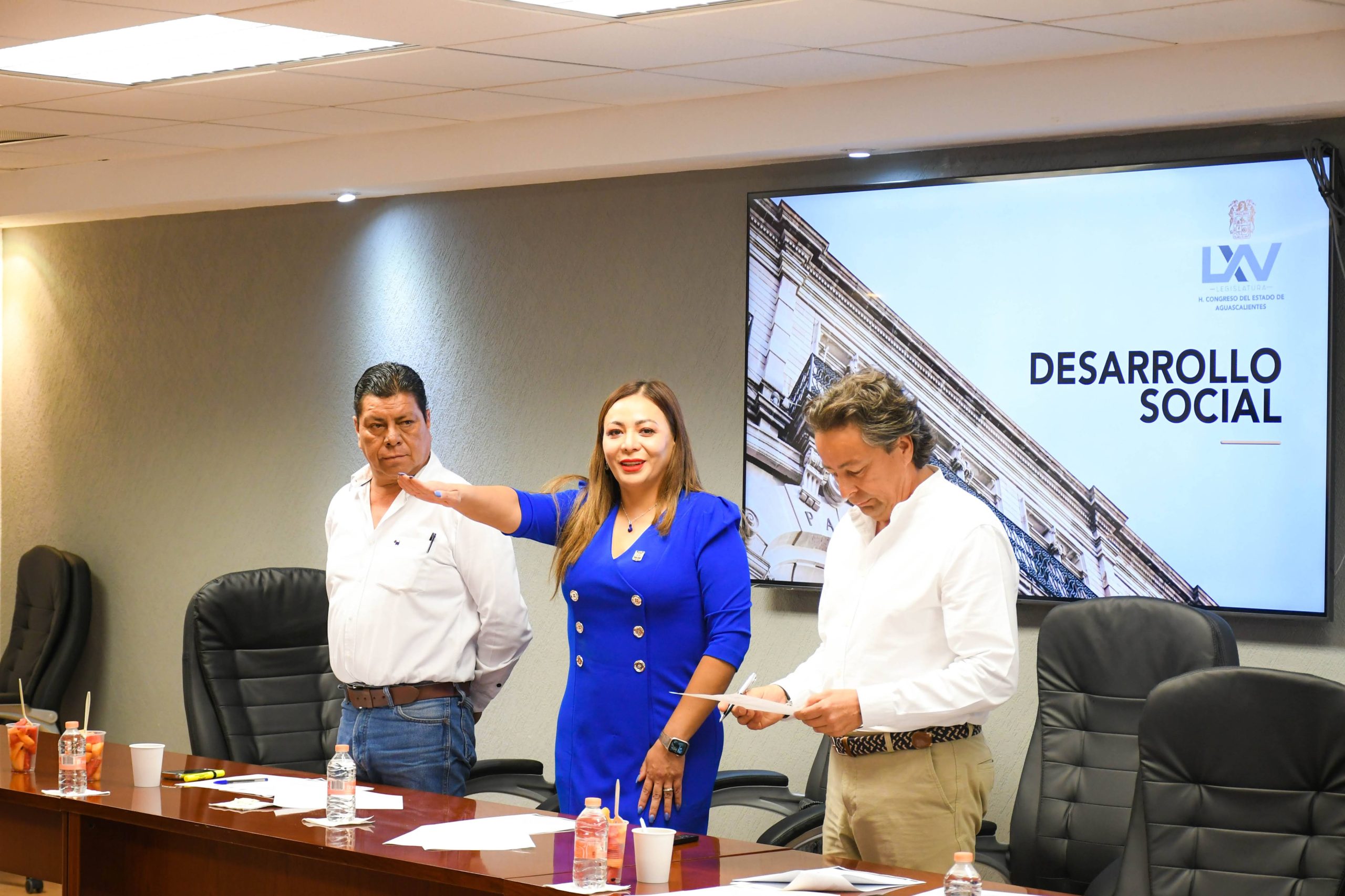 COMISIÓN LEGISLATIVA APRUEBA INFORME DE ACTIVIDADES