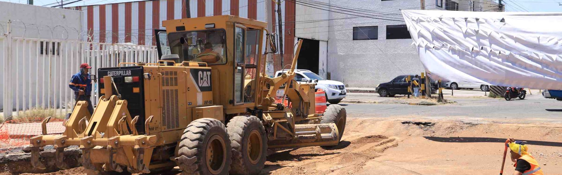 CONTINÚA CERRADO A LA CIRCULACIÓN VEHICULAR TRAMO EN LA AVENIDA JULIO DÍAZ TORRE