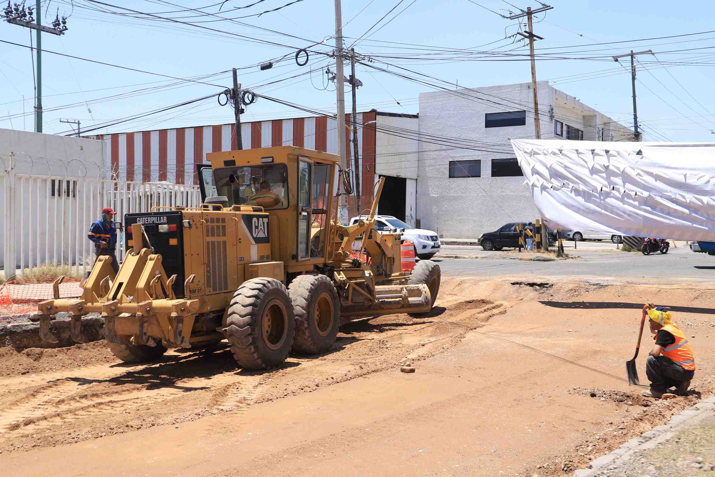 CONTINÚA CERRADO A LA CIRCULACIÓN VEHICULAR TRAMO EN LA AVENIDA JULIO DÍAZ TORRE