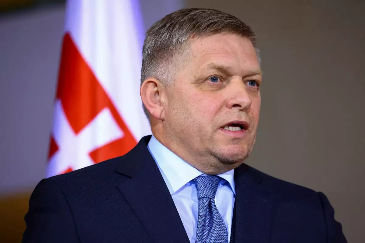 Tras recibir 5 disparos, primer ministro de Eslovaquia, Robert Fico, está fuera de peligro