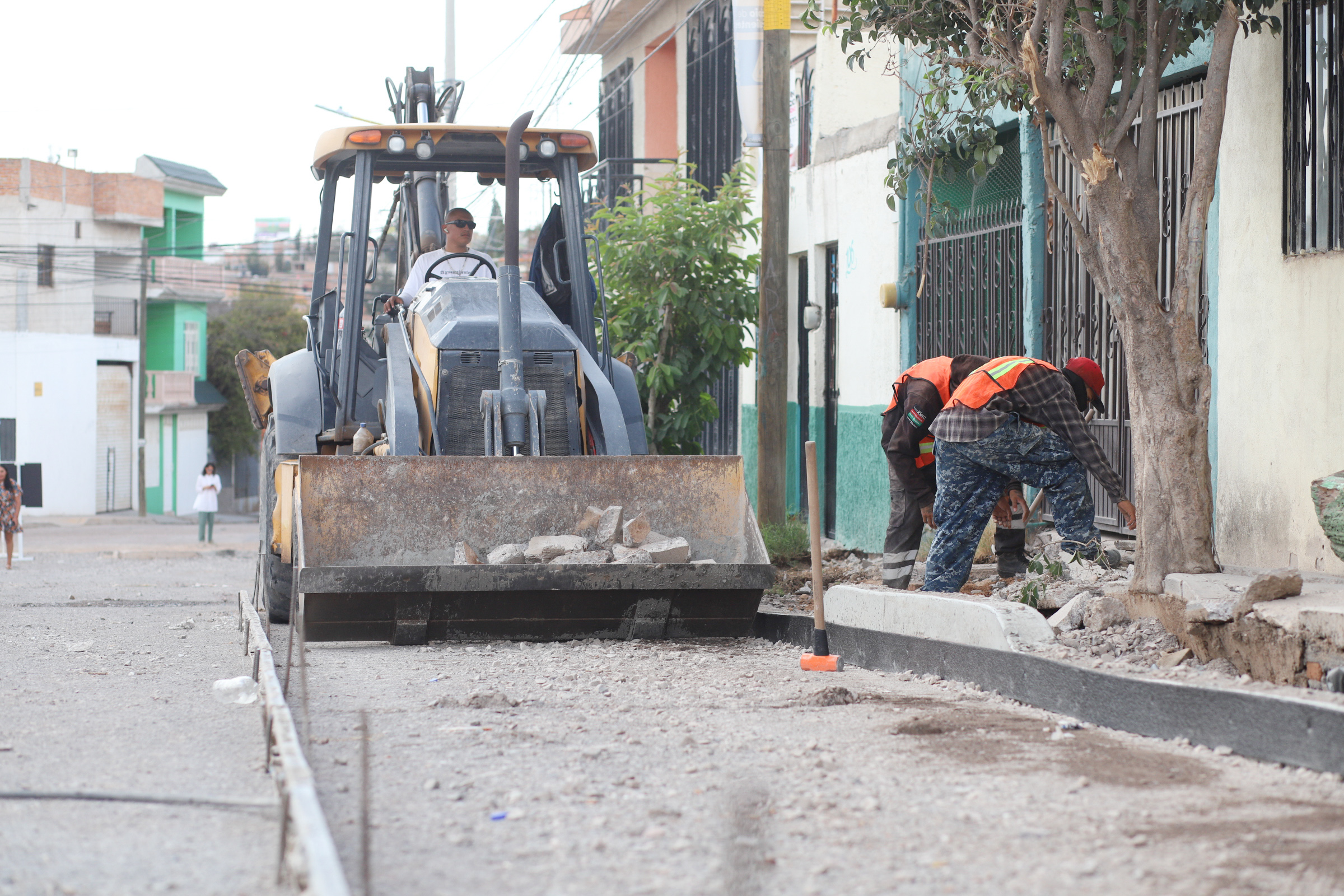 SUPERVISA LEO MONTAÑEZ OBRAS DE INFRAESTRUCTURA VIAL AL ORIENTE DE LA CIUDAD