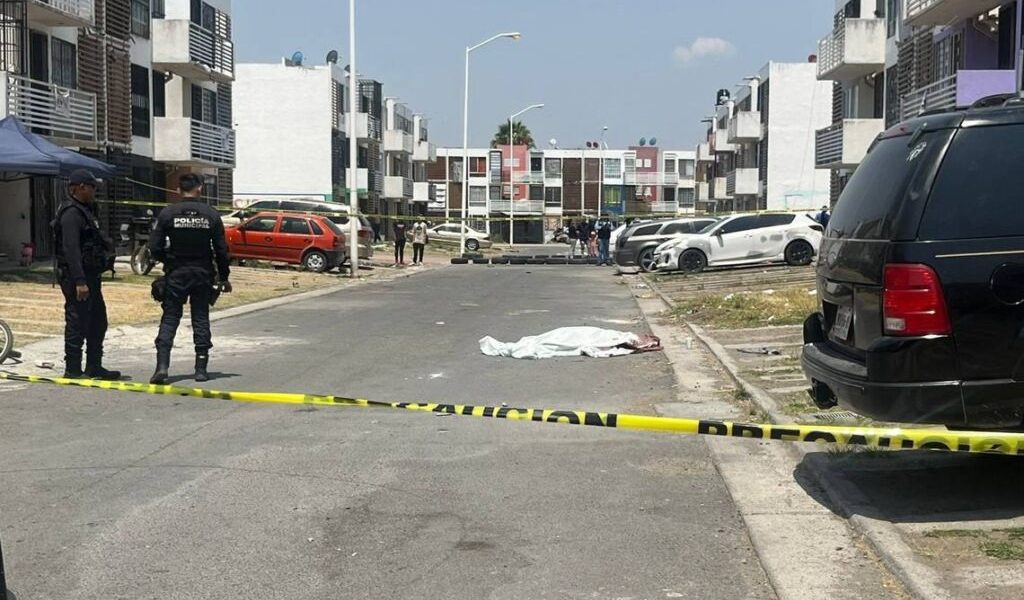 Adolescente vendia tacos en la calle cuando lo atacaron a balazos en Tlajomulco