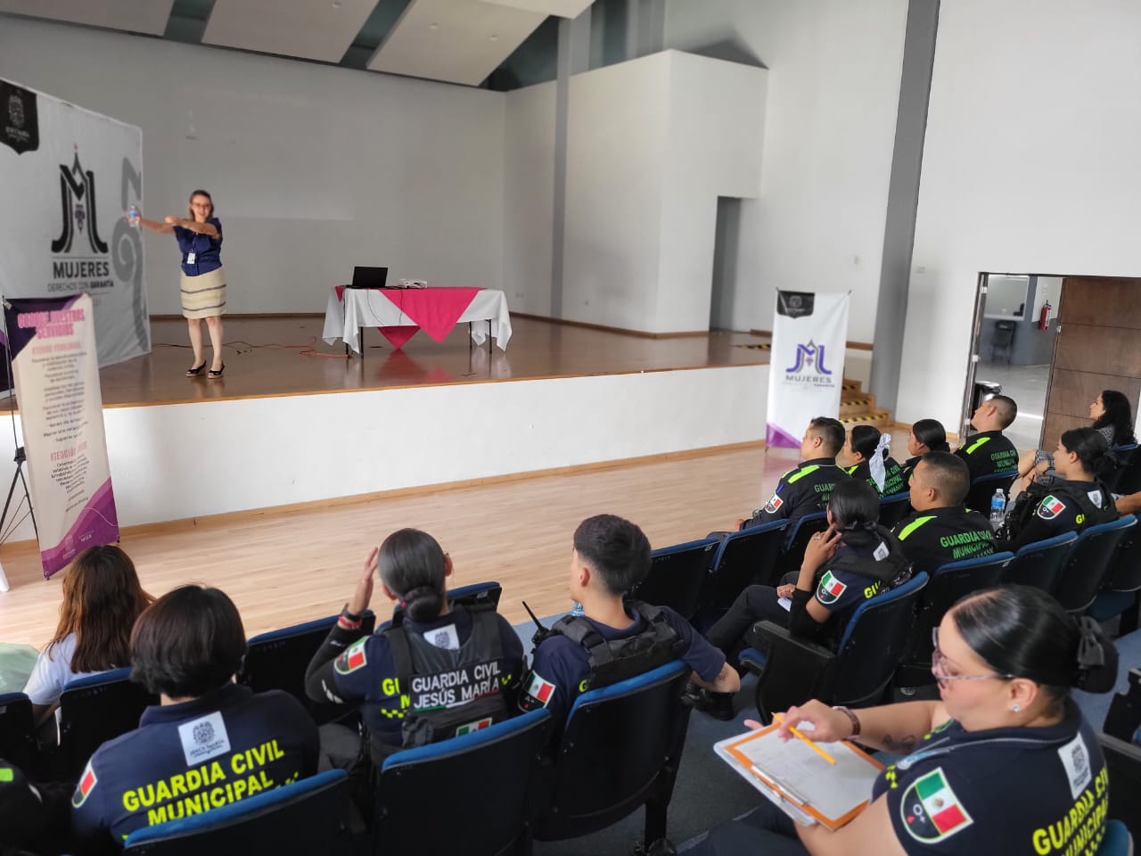 ELEMENTOS DE LA GUARDIA CIVIL FORTALECEN SUS CONOCIMIENTOS EN VIOLENCIA PARA BRINDAR UNA MEJOR ATENCIÓN A LA CIUDADANÍA