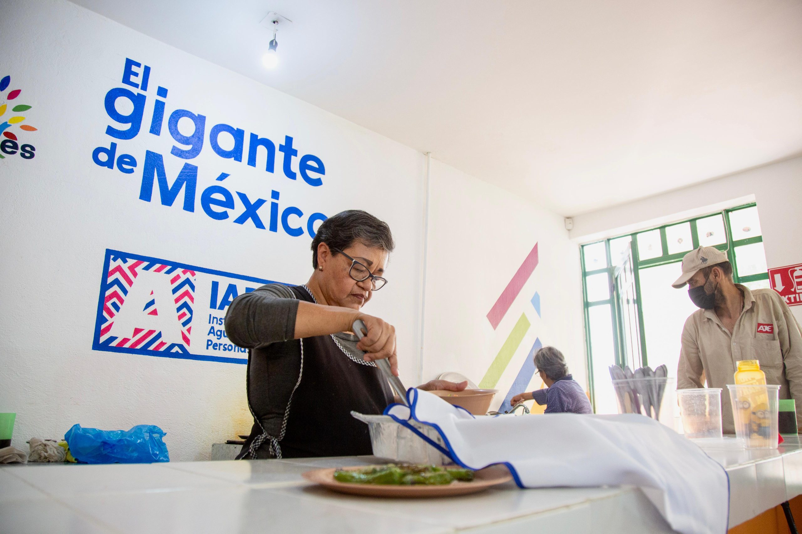 “NUESTROS ADULTOS MAYORES MERECEN LO MEJOR Y SEGUIREMOS TRABAJANDO POR SU BIENESTAR”: TERE JIMÉNEZ