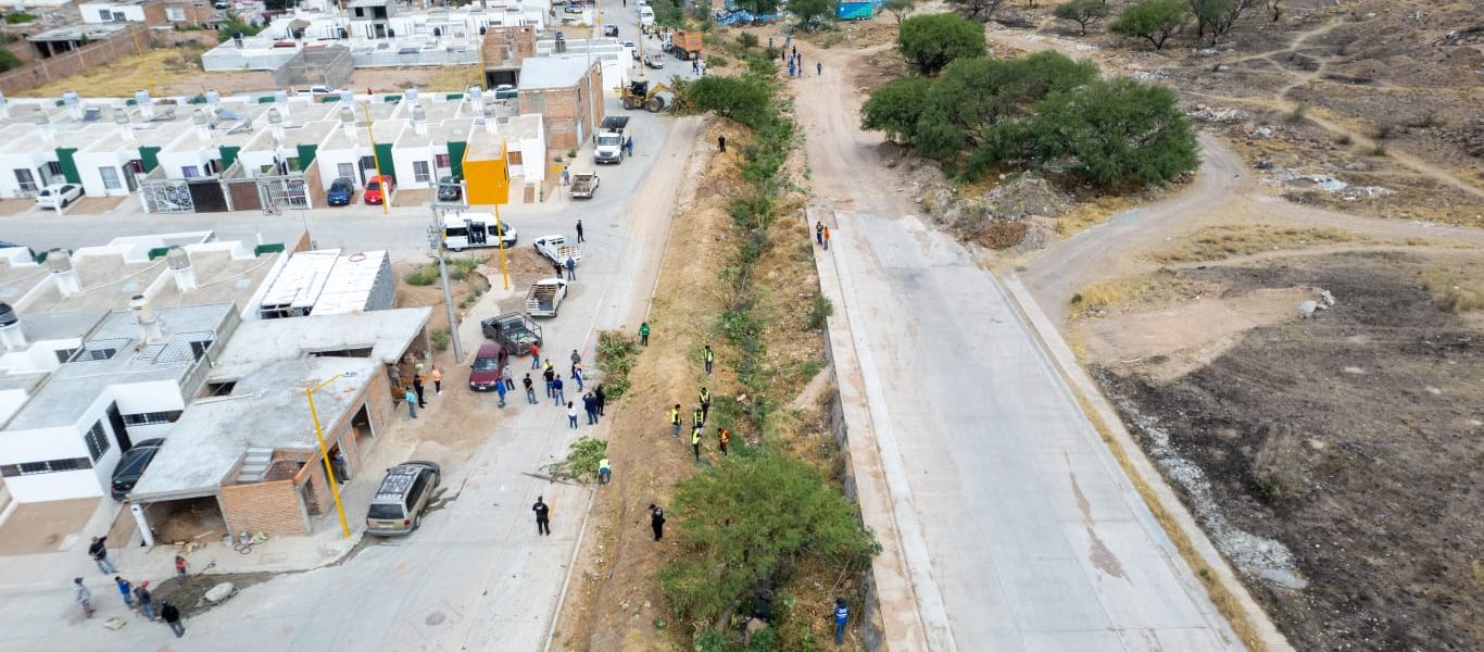 ENCABEZA JOSÉ JUAN SÁNCHEZ BARBA MEGA OPERATIVO DE LIMPIEZA EN BAJÍO DE LAS PALMAS