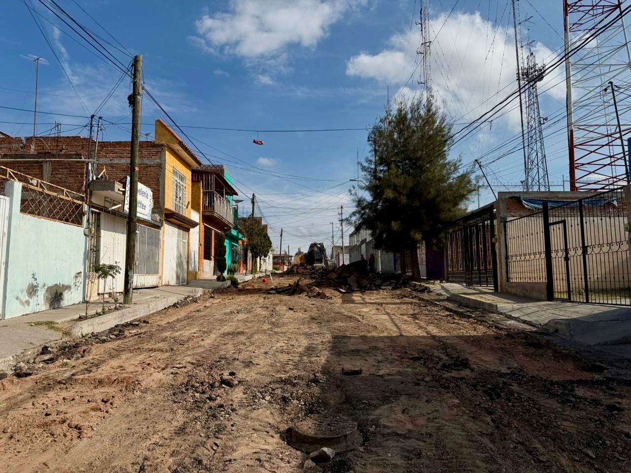 INICIA OBRAS PÚBLICAS MUNICIPALES CON REHABILITACIÓN DE LA CALLE PEDRO CORONEL, EN PINTORES MEXICANOS