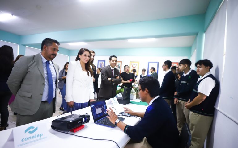 TERE JIMÉNEZ RECONOCE PROYECTOS TECNOLÓGICOS CREADOS EN CONALEP DE AGUASCALIENTES