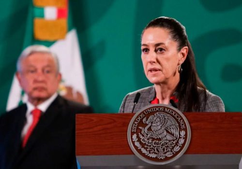 Empiezan las primeras diferencias entre AMLO y Sheinbaum por el plan C