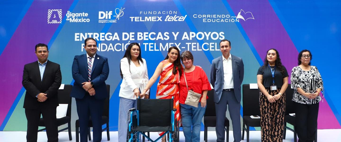 ENCABEZA TERE JIMÉNEZ ENTREGA DE BECAS Y APOYOS POR PARTE DE LA FUNDACIÓN TELMEX-TELCEL
