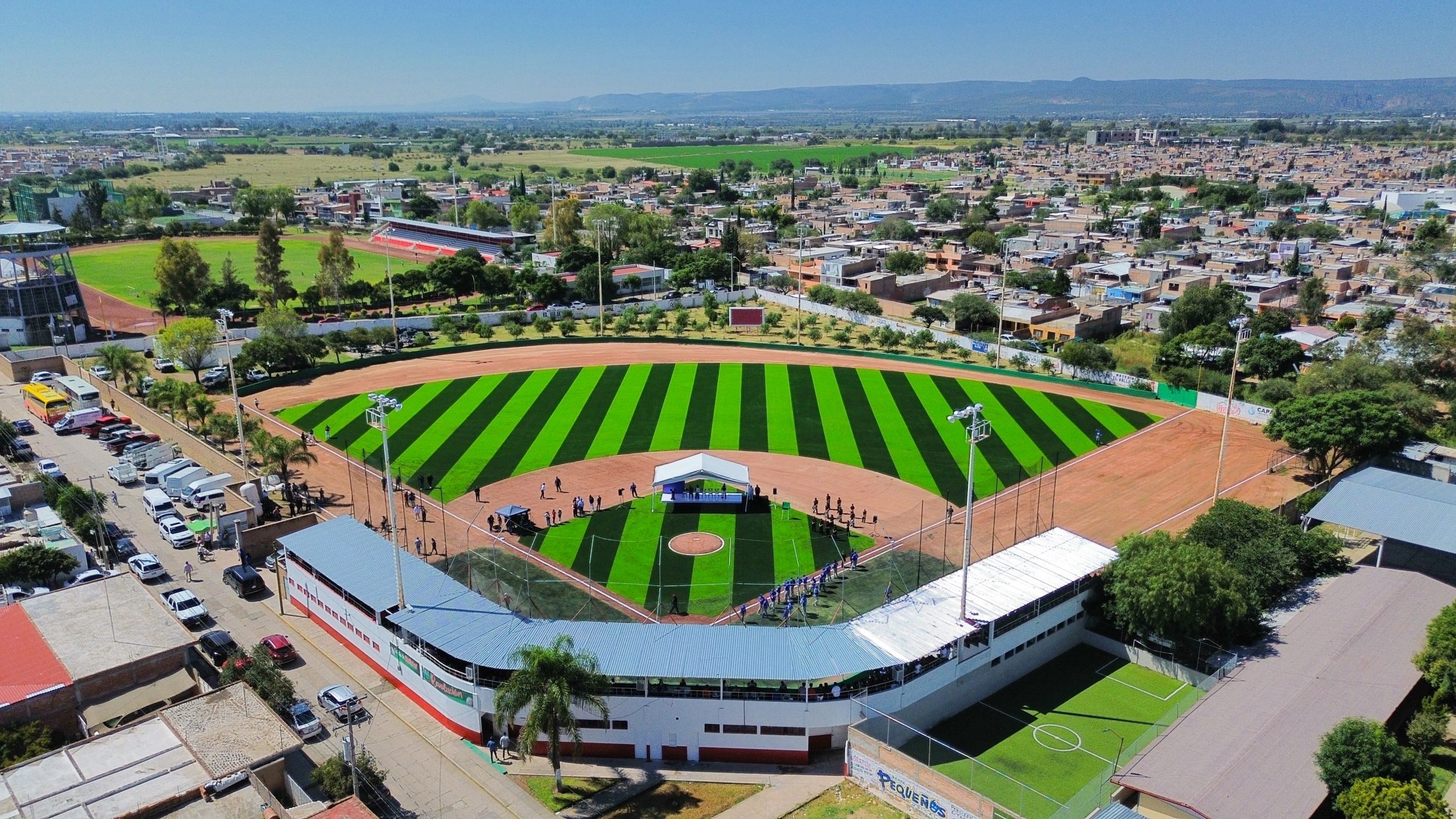 ENTREGA TERE JIMÉNEZ OBRAS DE REMODELACIÓN DEL PARQUE DE BEISBOL DE PABELLÓN DE ARTEAGA