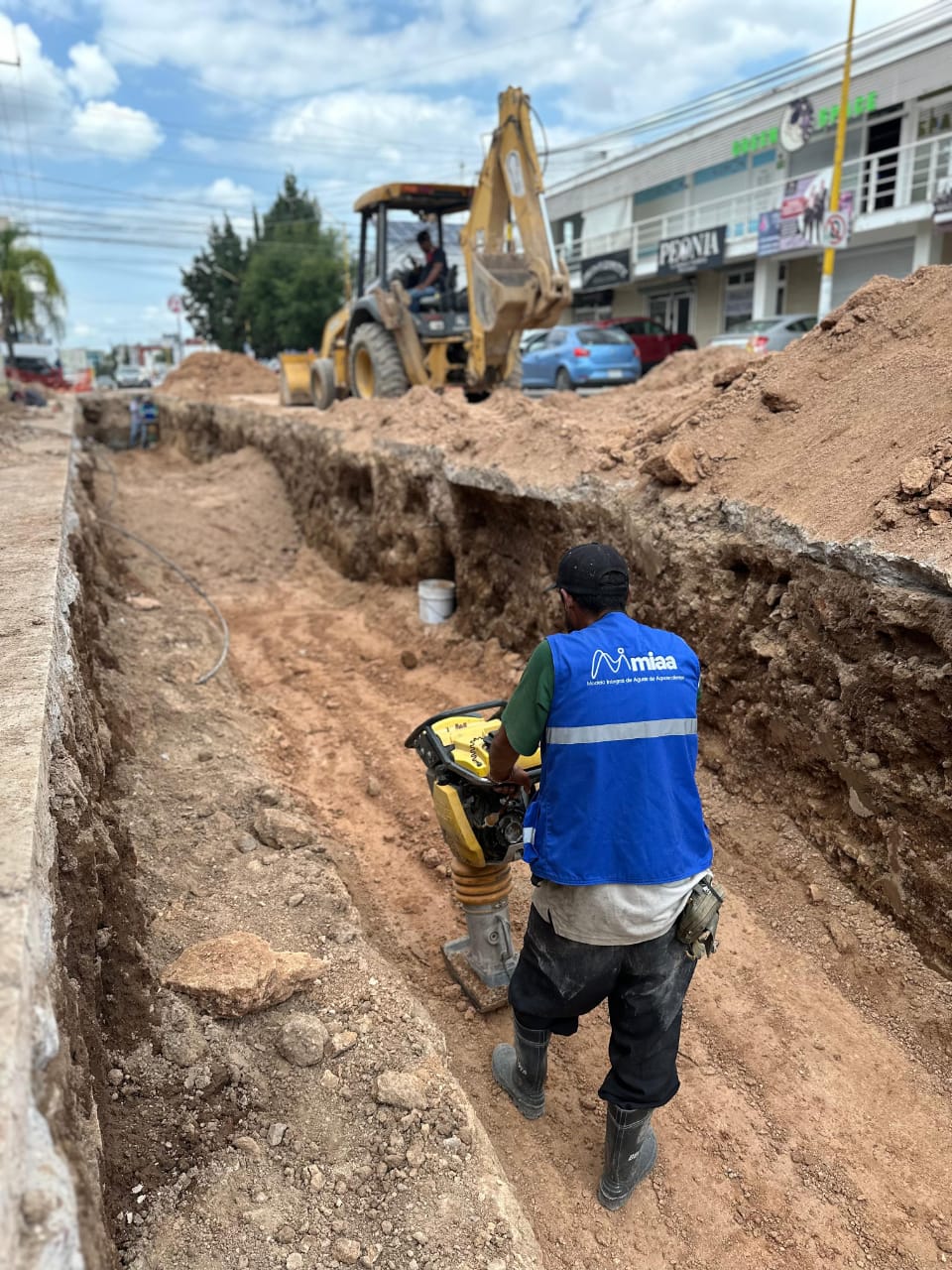 MIAA REALIZA OBRA DE MEJORA DE RED SANITARIA EN VILLA DE LAS TROJES
