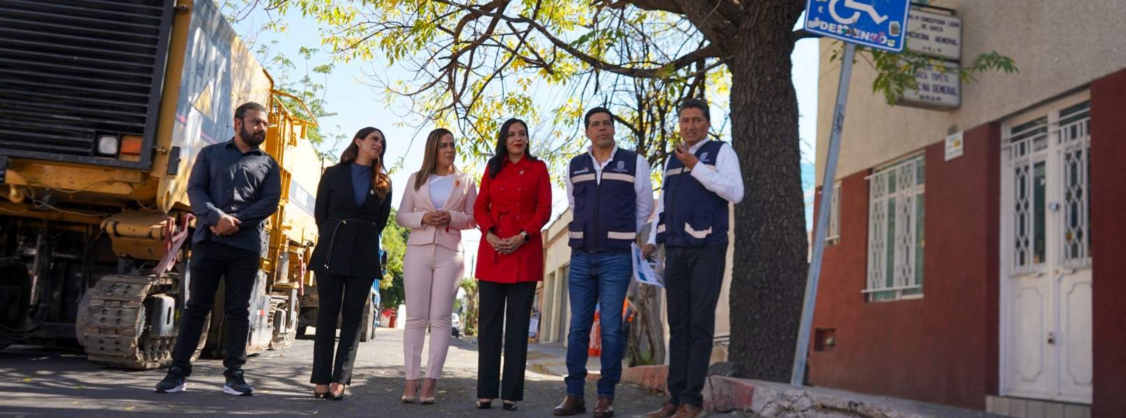 PONE EN MARCHA LEO MONTAÑEZ REHABILITACIÓN EN LA CALLE JESÚS BERNAL