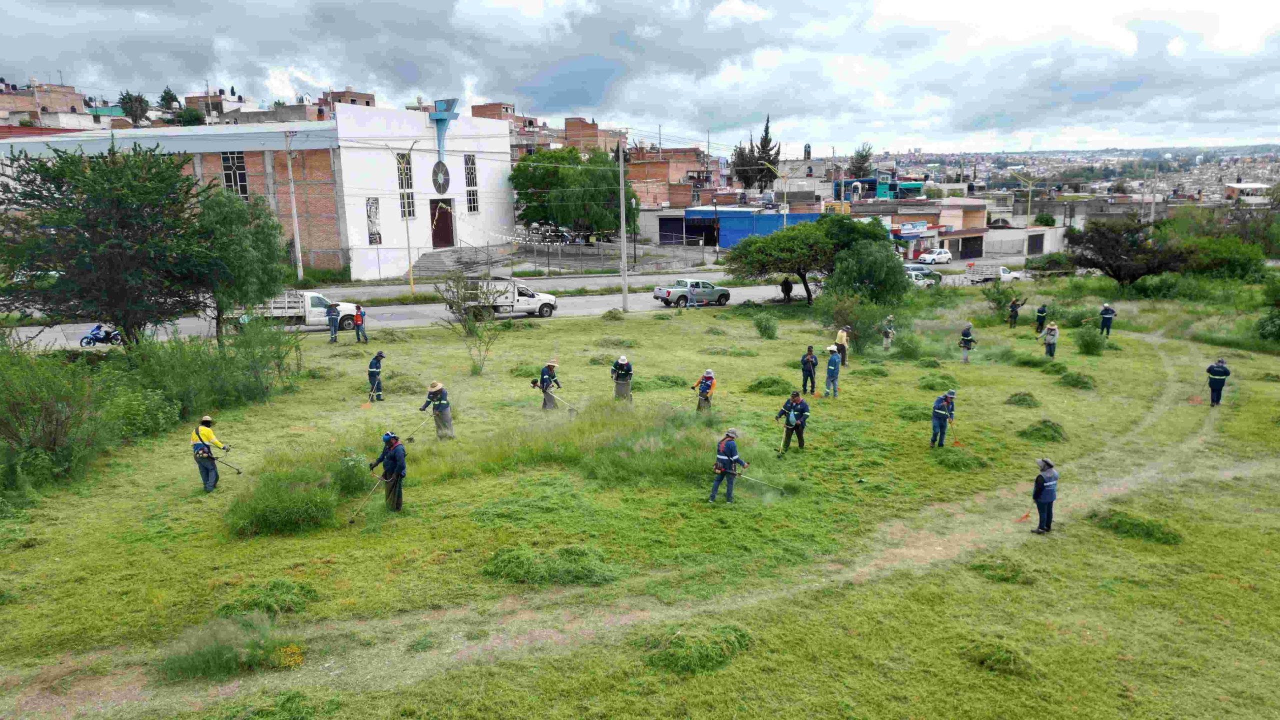 REALIZA MUNICIPIO MEGA OPERATIVO DE LIMPIEZA AL ORIENTE DE LA CIUDAD