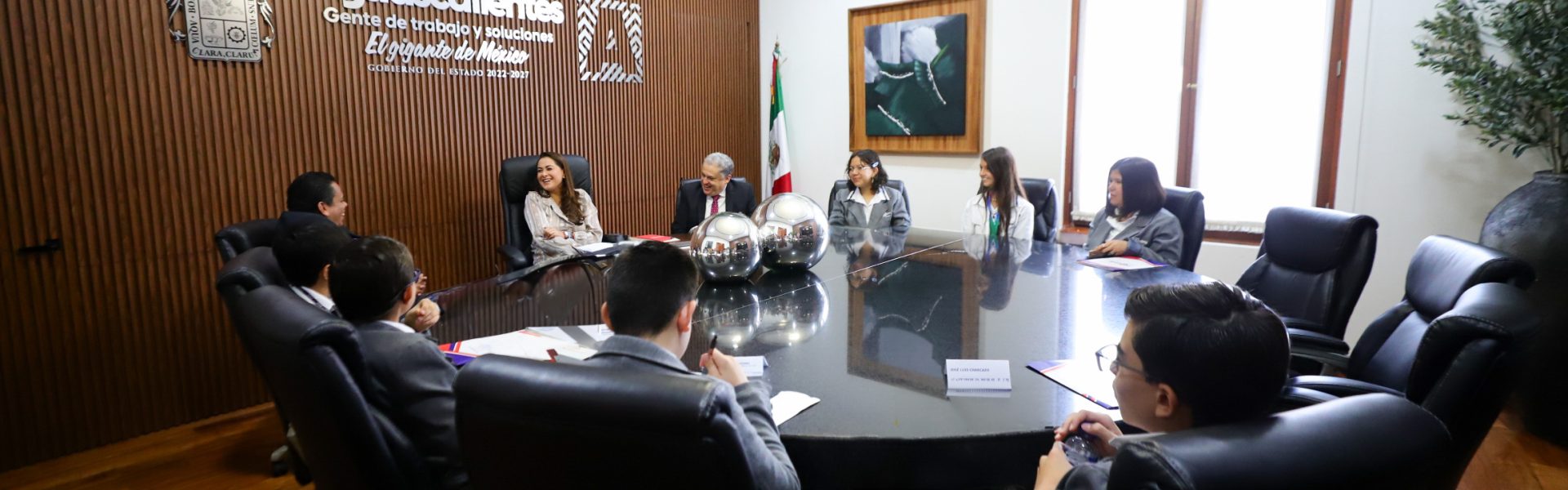 RECONOCE TERE JIMÉNEZ A JÓVENES QUE GANARON SU PASE A LA OLIMPIADA INTERNACIONAL DE MATEMÁTICAS EN SINGAPUR
