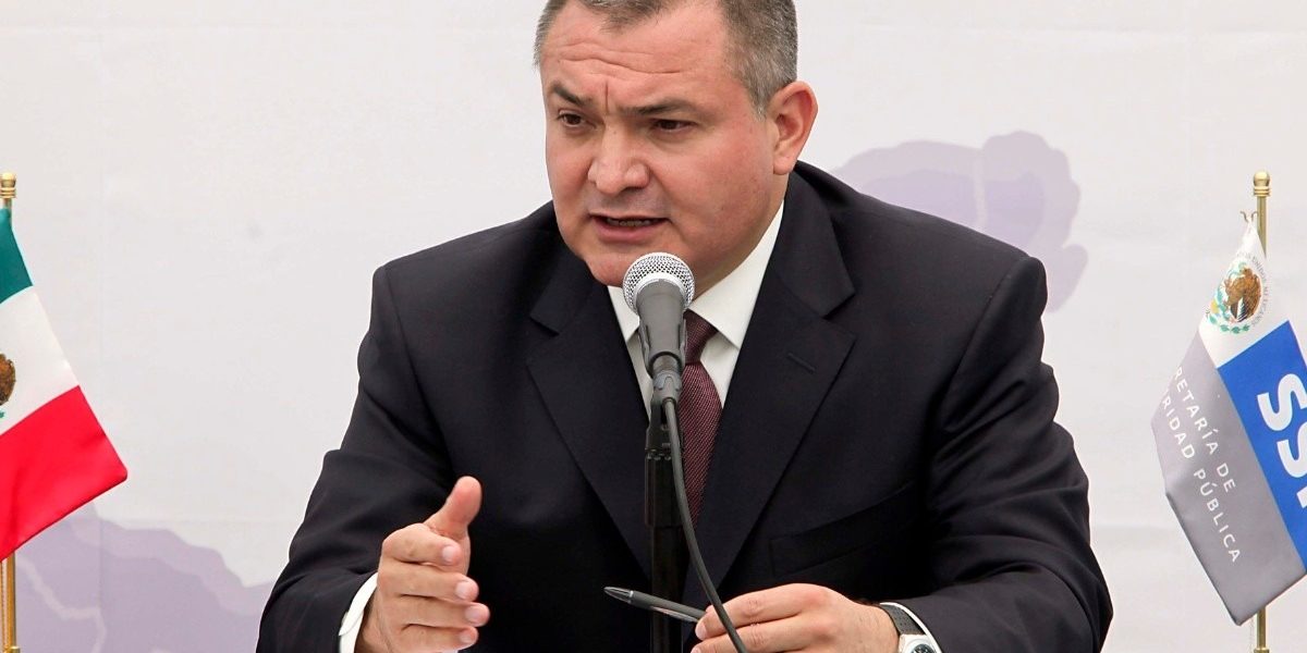 Garcia Luna recibe reconocimiento por su «arduo trabajo» en cárcel de EEUU