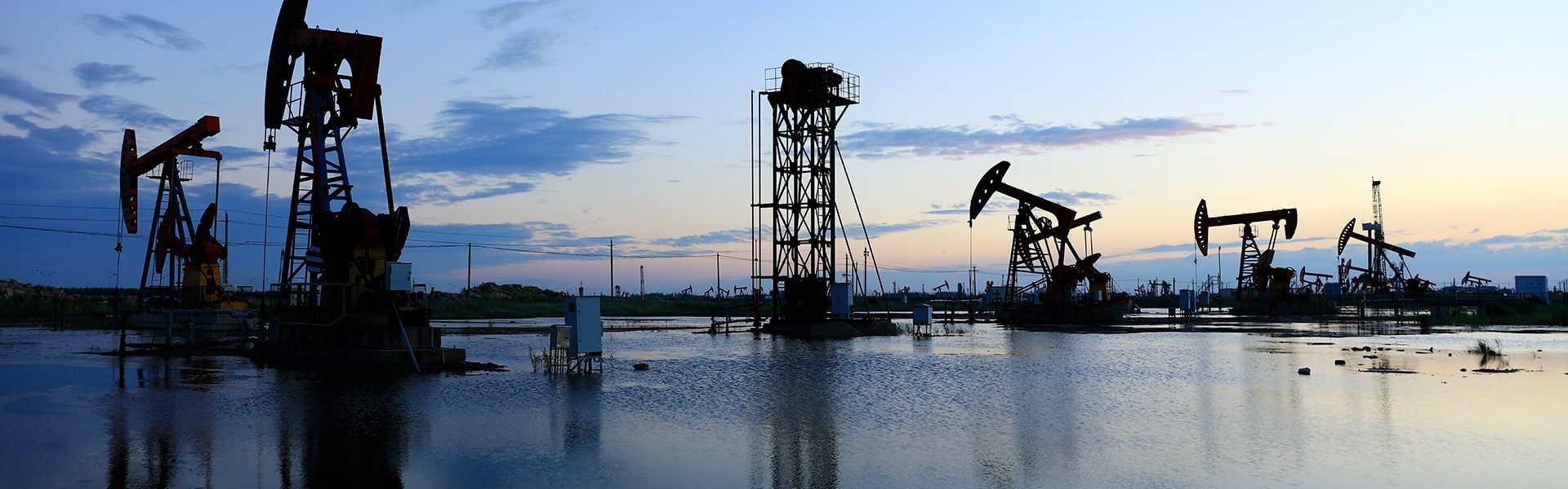Caen precios del petróleo tras alcanzar máximos en siete semanas