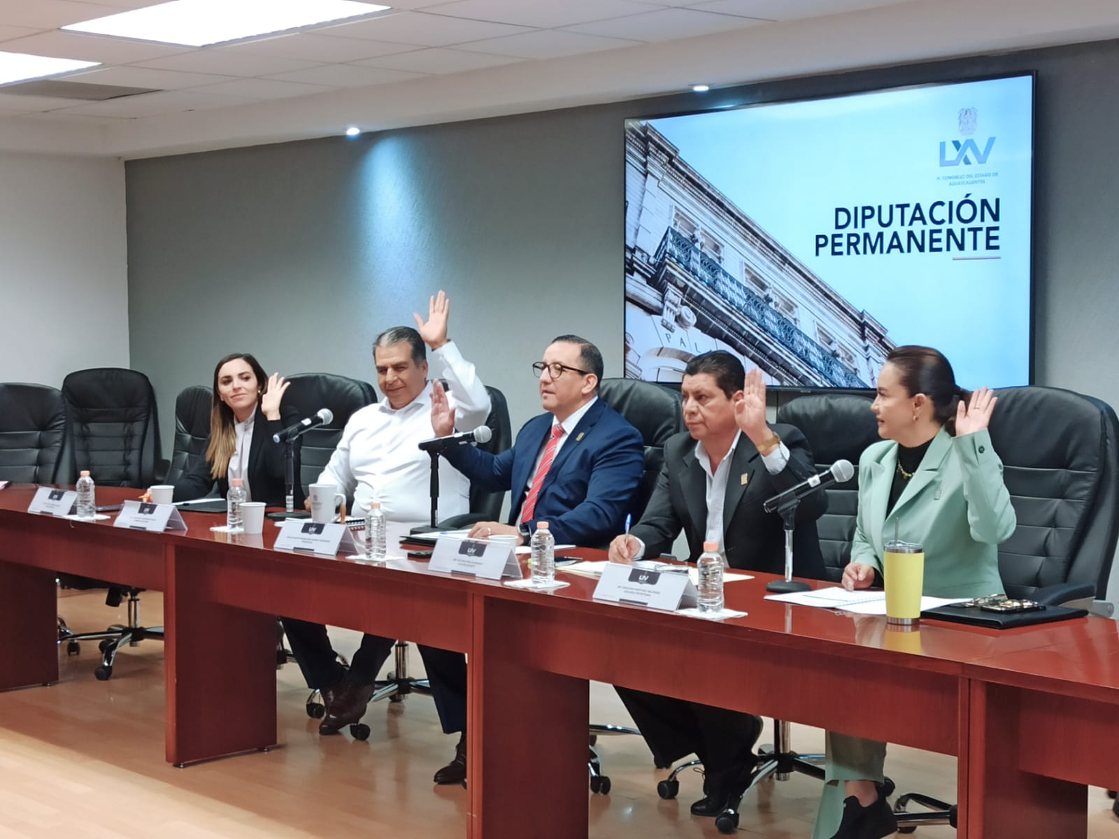 EN SESIÓN PERMANENTE DEL CONGRESO DE AGUASCALIENTES PROPONEN REFORMA EN MATERIA DE SEGURIDAD PÚBLICA