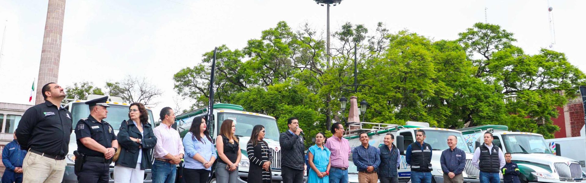 ENTREGÓ LEO MONTAÑEZ NUEVO EQUIPAMIENTO PARA CONSOLIDAR LOS SERVICIOS DE AGUA POTABLE, RECOLECCIÓN Y PARQUES Y JARDINES