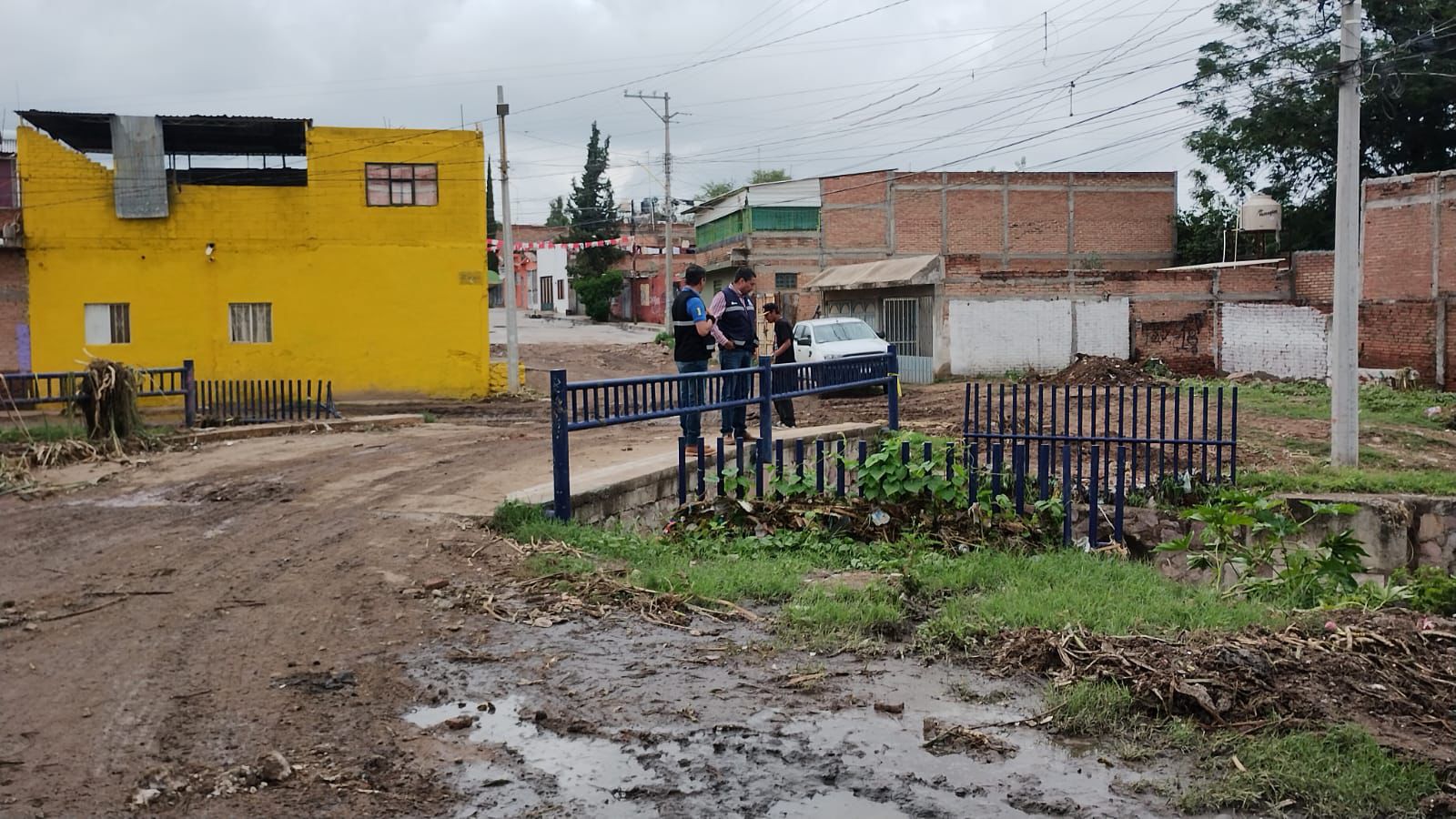 TRAS LLUVIAS, MUNICIPIO CONTINÚA CON ACCIONES DE LIMPIEZA EN DIFERENTES PUNTOS DE LA CIUDAD