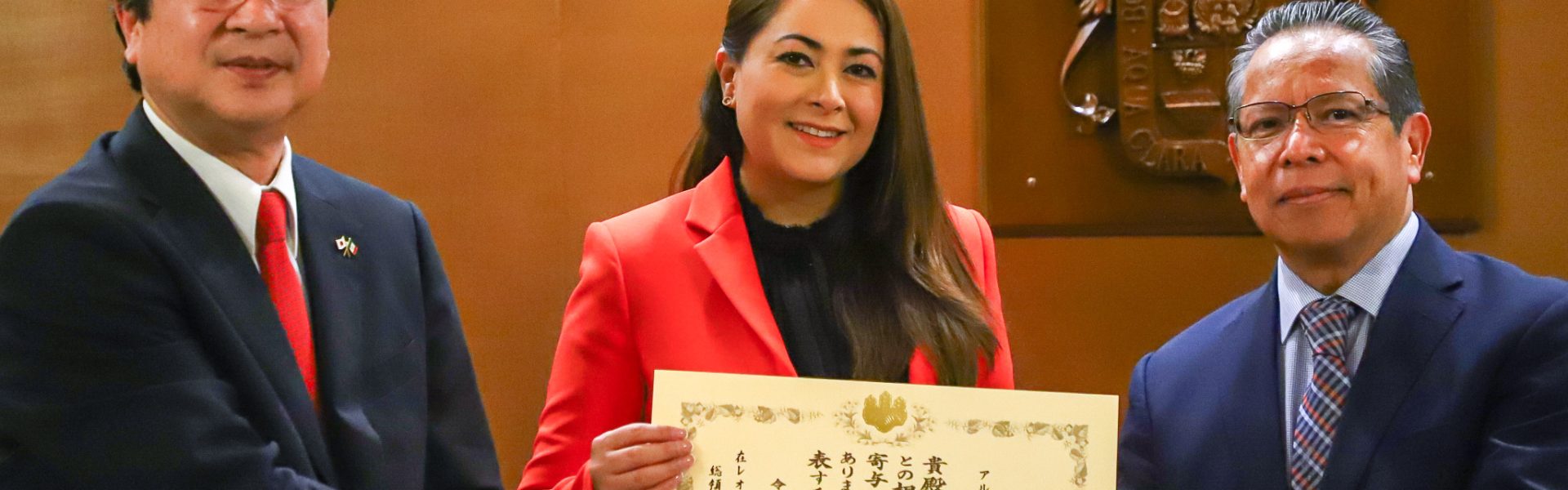 TERE JIMÉNEZ Y KATSUMI ITAGAKI RECONOCEN A ARMANDO ÁVILA MORENO POR SU CONTRIBUCIÓN AL FORTALECIMIENTO DE LA INDUSTRIA AUTOMOTRIZ DE AGUASCALIENTES