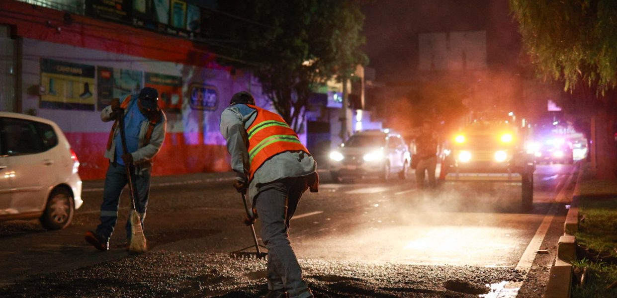 INTENSIFICA MUNICIPIO DE AGUASCALIENTES ACCIONES DE BACHEO NOCTURNO