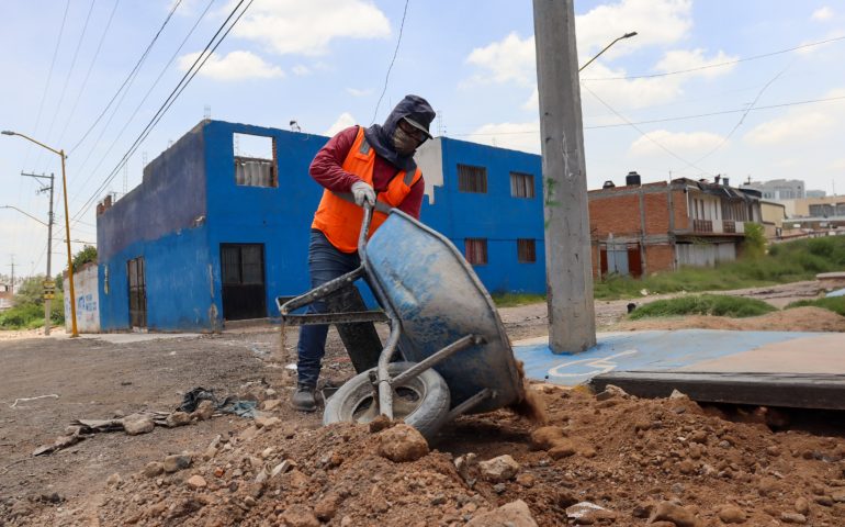 MÁS Y MEJORES BANQUETAS EN EL MUNICIPIO DE AGUASCALIENTES